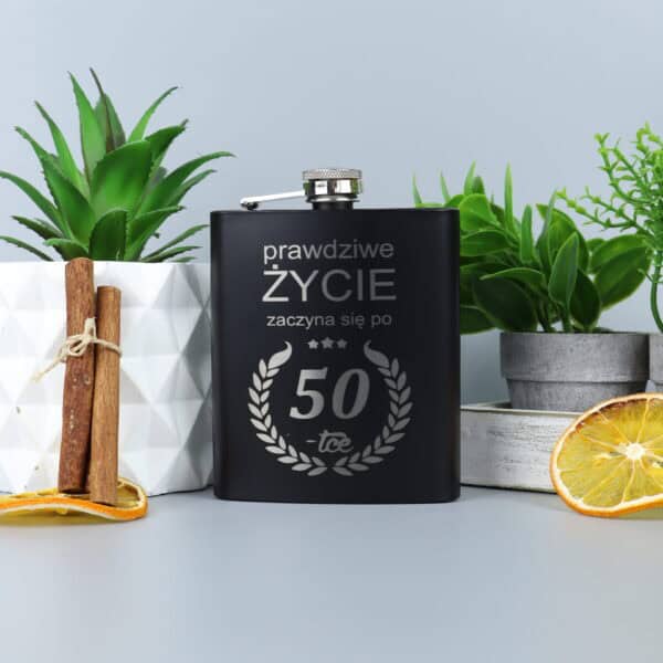 Personalizowany prezent piersiówka z grawerem