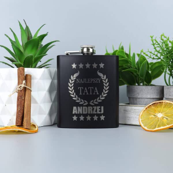 Piersiówka z grawerem