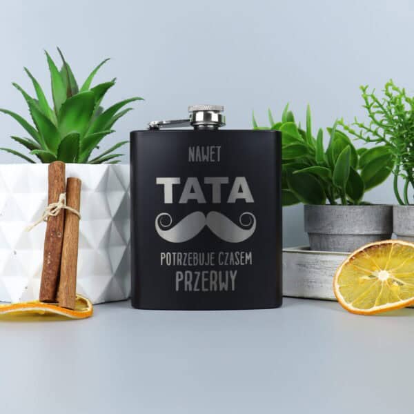 Piersiówka z grawerem