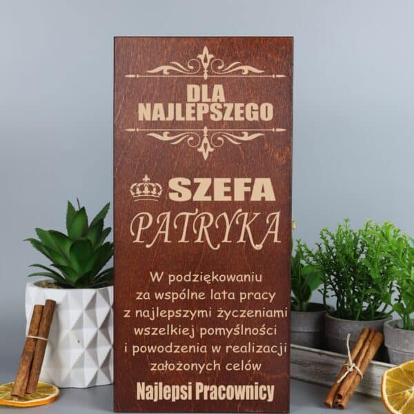 Prezent z grawerem skrzynka na whisky