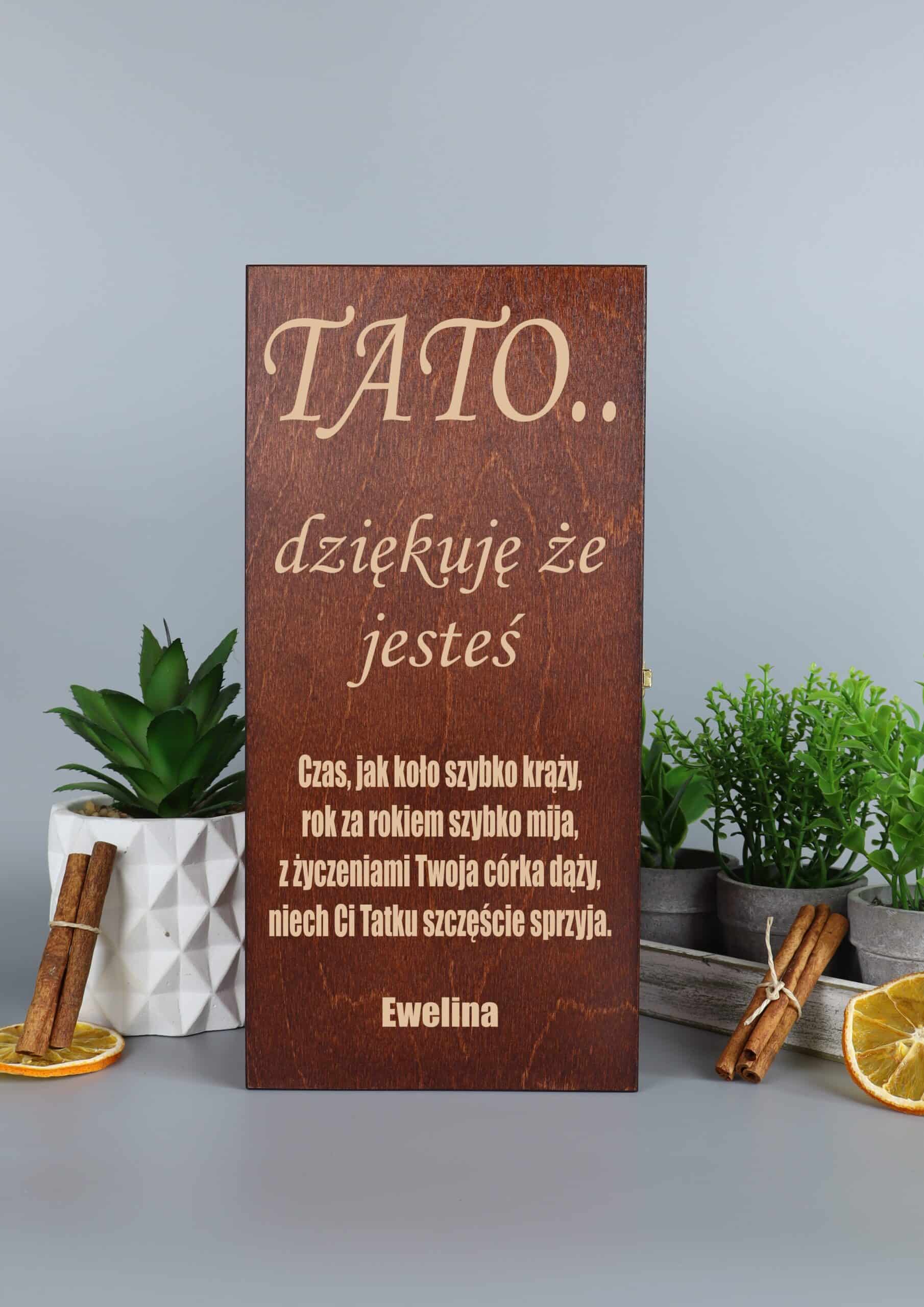 Personalizowany prezent skrzynka na whisky z grawerem