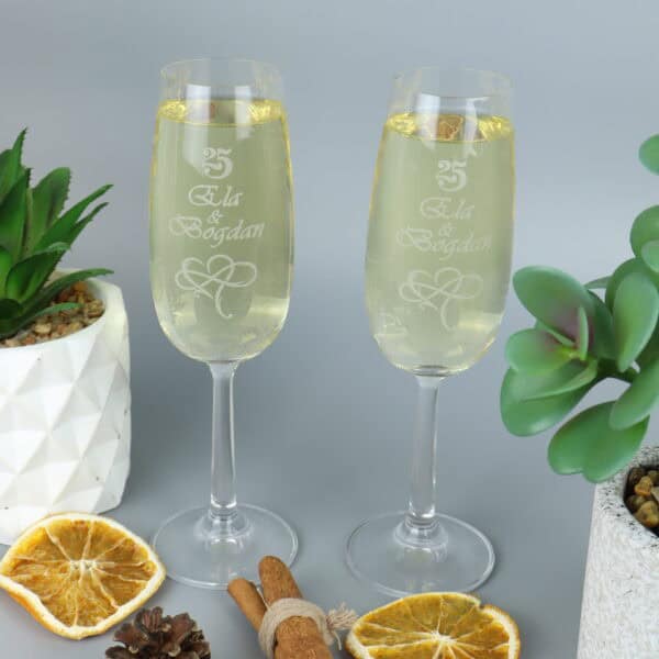 Kieliszki z grawerem na rocznicę ślubu