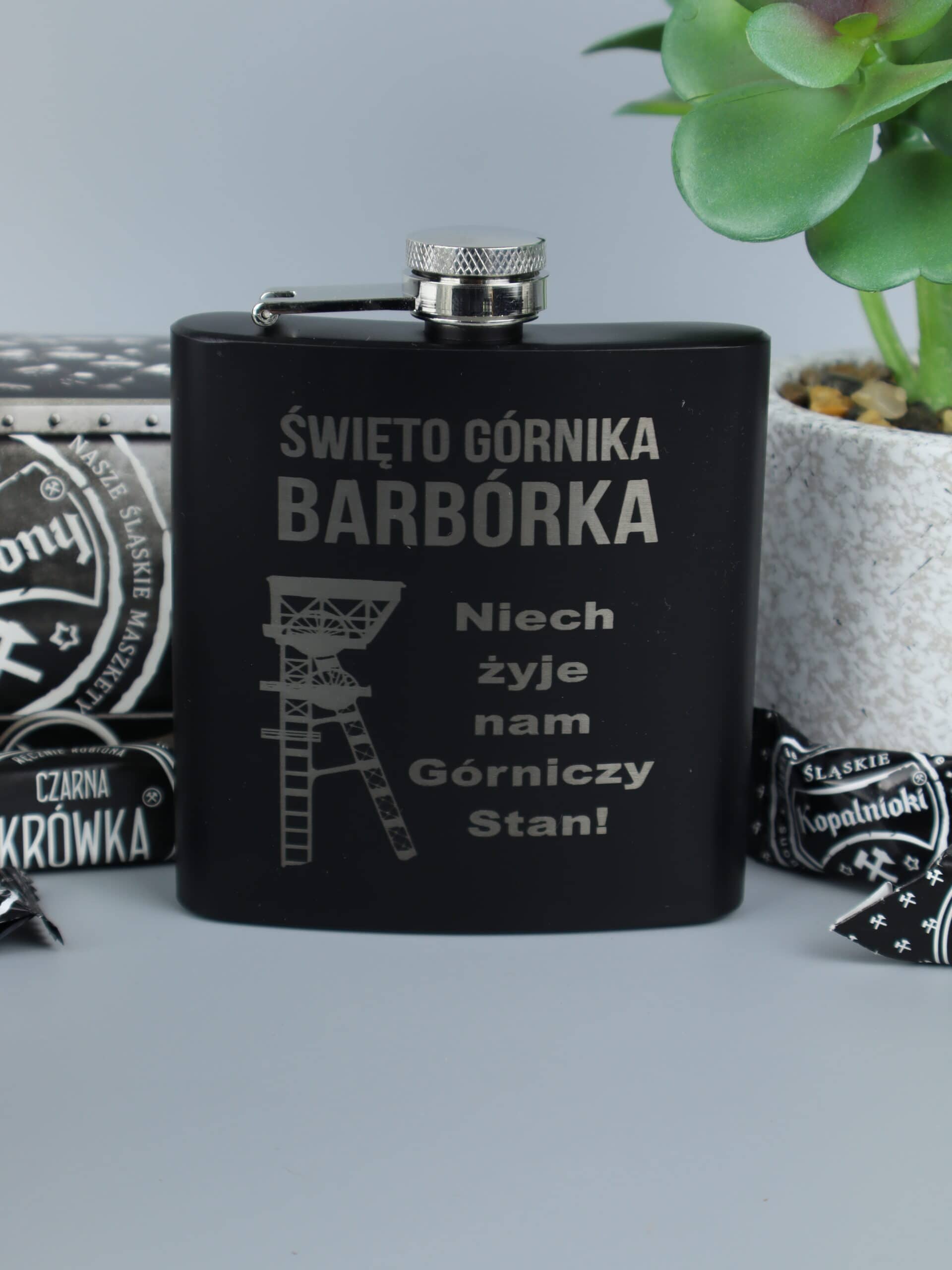 Prezent na barbórkę piersiówka z grawerem