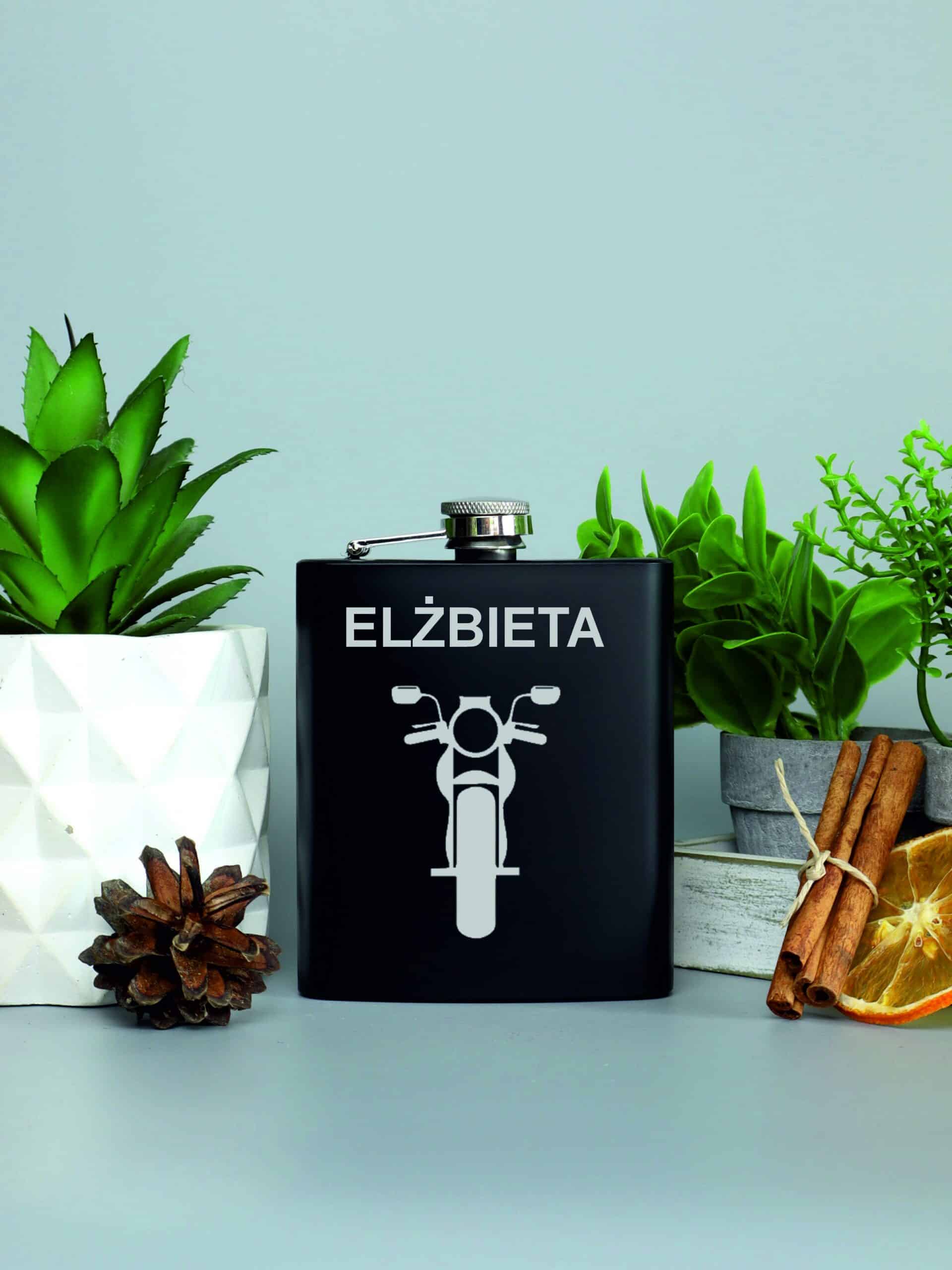 Piersiówka dla fana motorów