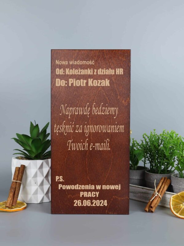 Skrzynka na whisky dla pracownika