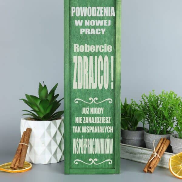 Skrzynka z grawerem dla pracownika