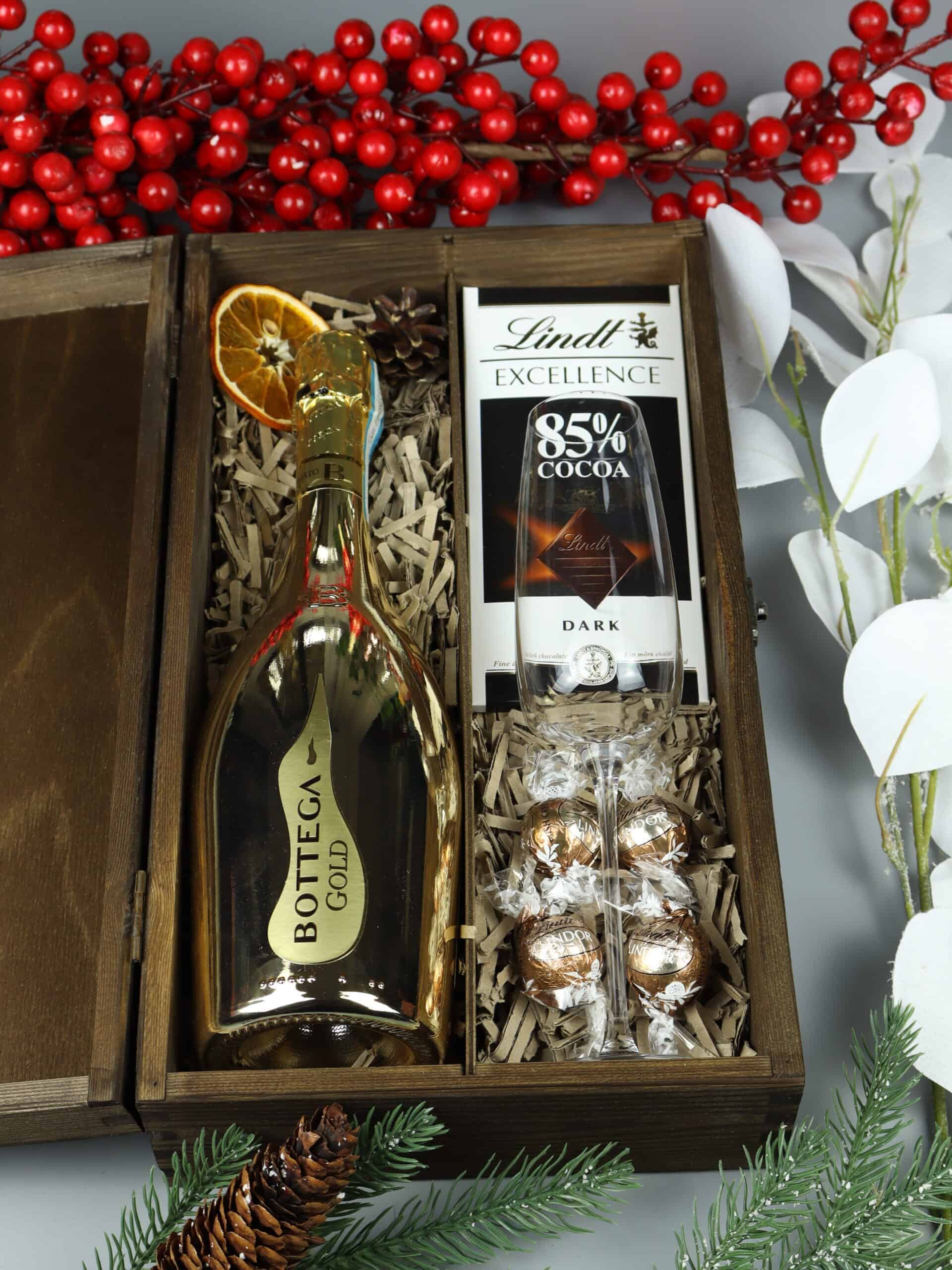 zestaw z winem i grawerem na slub