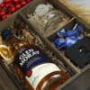 Prezent z whisky i szklanką
