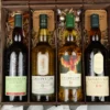 Grawerowana skrzynka z czterema butelkami Lagavulin — zestaw degustacyjny whisky