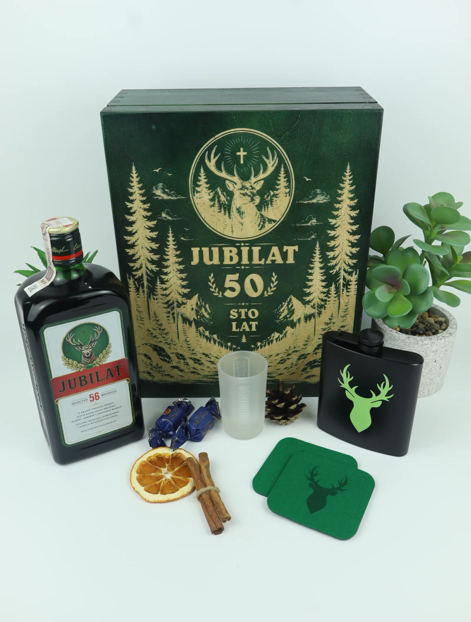 Zestaw prezentowy jager green z butelką, piersiówką i skrzynką z jeleniem