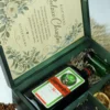 Personalizowany prezent dla rodziców chrzestnych Jagermeister w zielonej skrzynce z nadrukiem