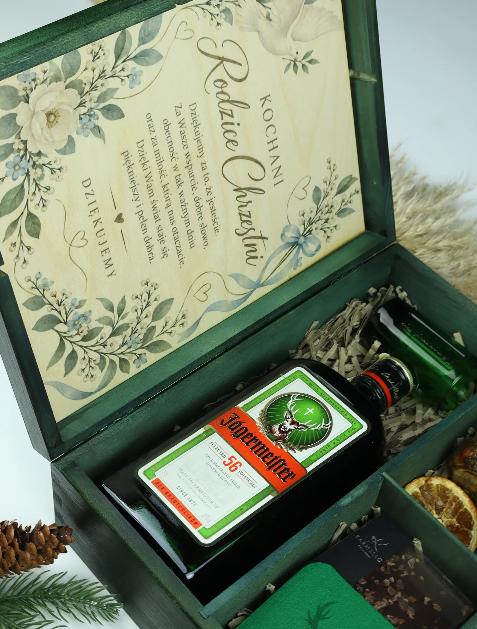 Personalizowany prezent dla rodziców chrzestnych Jagermeister w zielonej skrzynce z nadrukiem